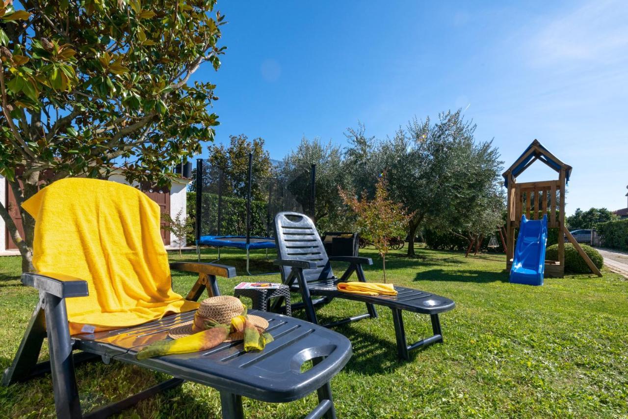 Villa Livia With Three Nice Apartments, Swimming Pool, Childrens Playground, Barbecue And Free Parking Лижнян Экстерьер фото