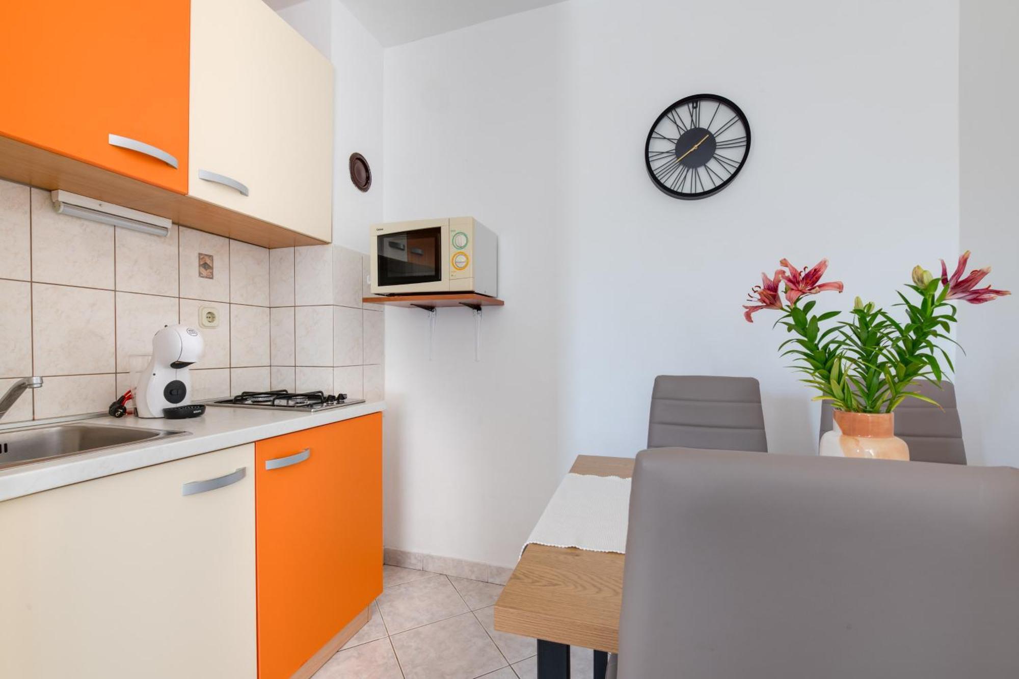 Villa Livia With Three Nice Apartments, Swimming Pool, Childrens Playground, Barbecue And Free Parking Лижнян Экстерьер фото